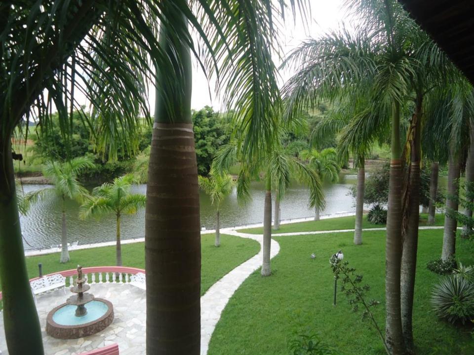 Hotel E Pousada Recanto Do Rio Pardo Sao Jose do Rio Pardo Ruang foto